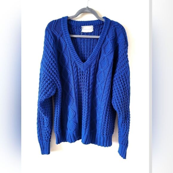Vintage Blue Knit Sweater - Picture 1 of 4